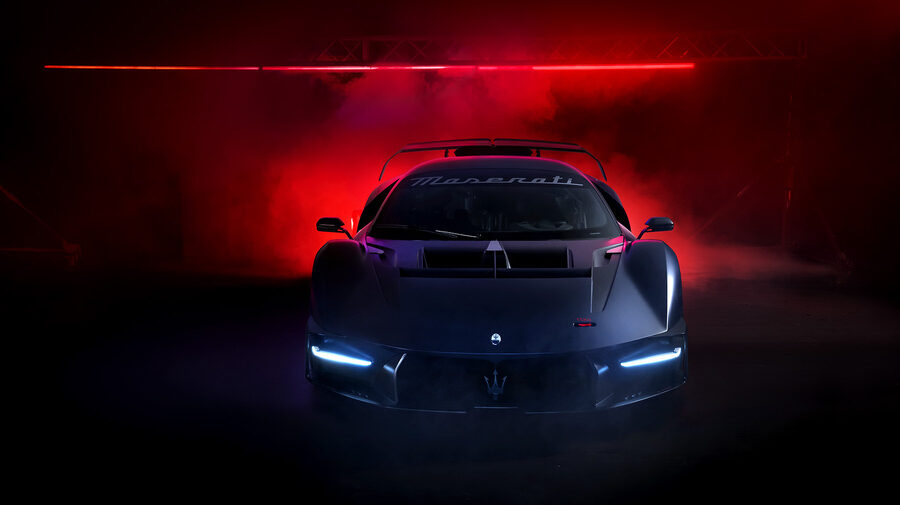 Maserati introduced the MCXtrema model with 730 HP power!