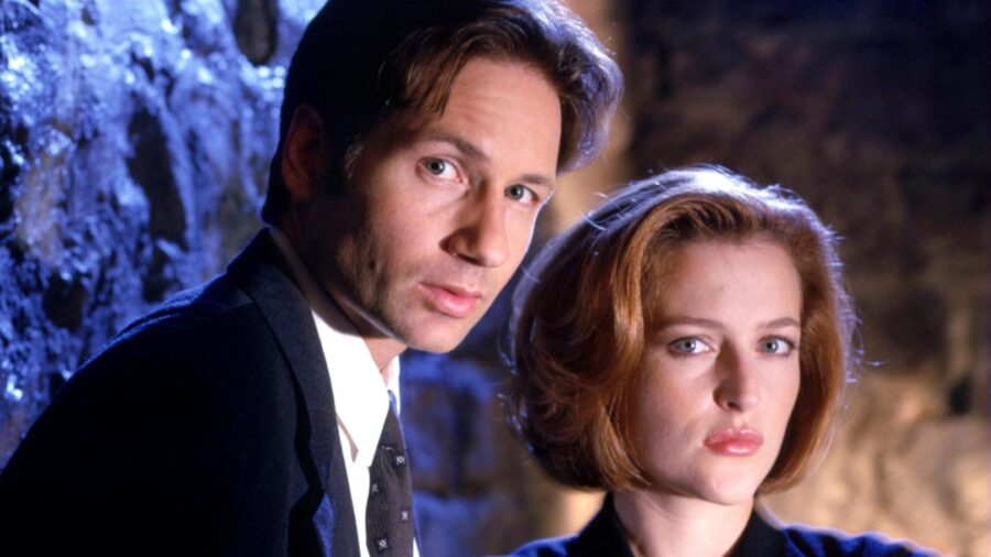 THE X-FILES, David Duchovny, Gillian Anderson, Season 5, 1997-1998. TM and Copyright Â© 20th Century Fox Film Corp. All ri