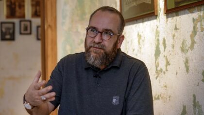 – Türkiye’den 1947-1995 yıllarında kutsal topraklara uzanan hac yolculuklarının izini süren Fatih Ketancı’nın koleksiyonun