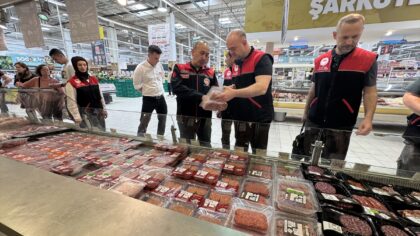 Balıkesir’de Kurban Bayramı öncesi marketlerde denetim yapıldı