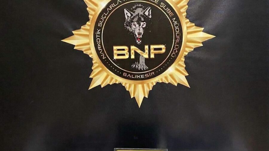 Balıkesir’de şüphelenilen otomobilde cips paketlerinde uyuşturucu ele geçirildi