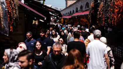 Eminönü’nde arife günü yoğunluğu