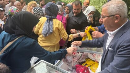 Eyüpsultan’da muhtarlık koordinesinde ihtiyaç sahibi ailelere kurban eti dağıtıldı