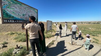 – Konik kubbeli evleri ve tarihi mekanlarıyla Güneydoğu turizminin parlayan yıldızı olarak dikkati çeken ve UNESCO Dünya M