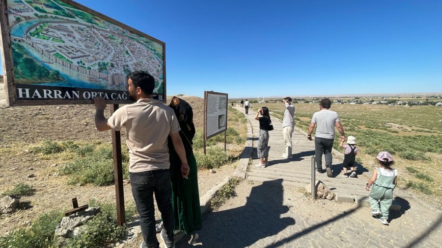 – Konik kubbeli evleri ve tarihi mekanlarıyla Güneydoğu turizminin parlayan yıldızı olarak dikkati çeken ve UNESCO Dünya M
