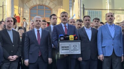 – “Bayramlarımız, toplumsal birlik ve beraberliğimizin zirve yaptığı, millet olma şuurunu derinden hissettiğimiz müstesna