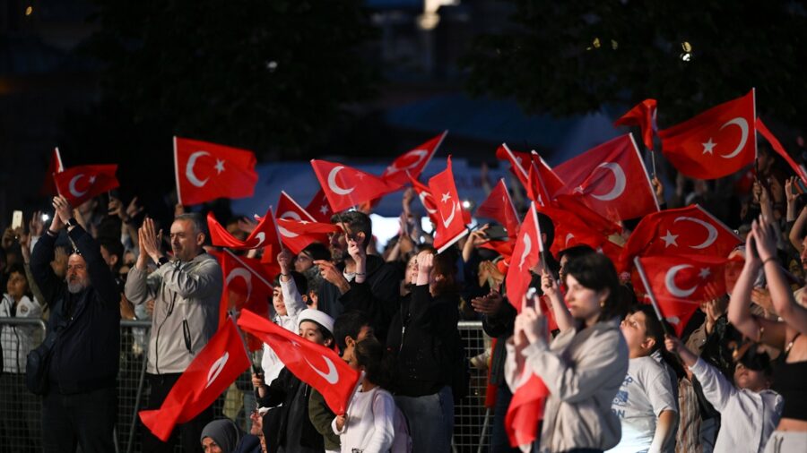 – Üsküdar sahilinde düzenlenen etkinlikte 1. Ordu Komutanlığı Bandosu çeşitli marşlar ve sevilen eserleri seslendirdi – Ko