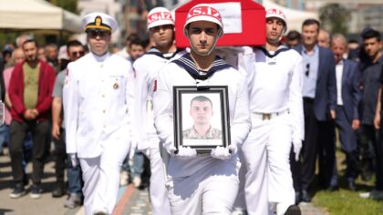 İzmir’de hayatını kaybeden asker Zonguldak’ta son yolculuğuna uğurlandı