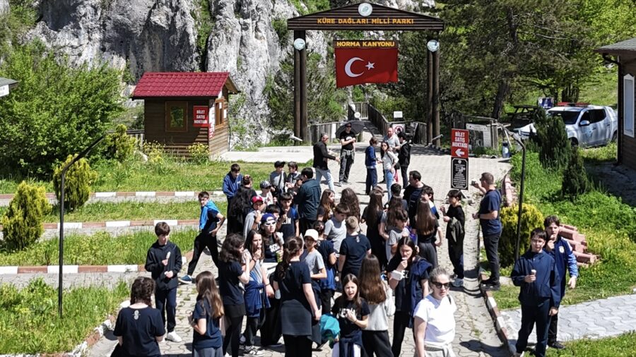 Kanyonlarıyla ünlü Kastamonu’nun Pınarbaşı ilçesinde arife günü yoğunluğu