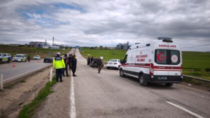 1 person died and 8 people were injured in the accident where two cars collided in Kırıkkale