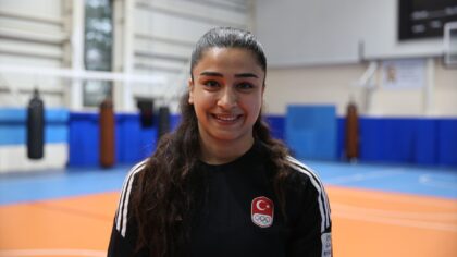 – Milli boksör Eda Nur Kılıçcı: – “Buse Naz Çakıroğlu, Busenaz Sürmeneli ve diğer ablalarımız var. Onlar bize öncülük etti