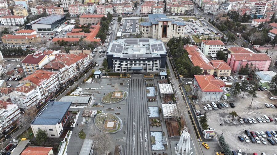 – Türkiye’de belediye binasında ilk kez kullanıldığı belirtilen hidrojenli kombi sistemiyle de fosil yakıt bağımlılığının