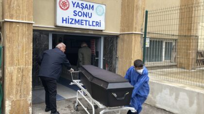 Sivas’ta KKKA hastalığı şüphesiyle tedavi gören kişi hayatını kaybetti