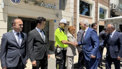 – “Çok sayıda ülkenin gıpta ettiği, imrendiği, rol model aldığı bir Türkiye’miz var. Bunda Cumhurbaşkanı’mızın başarılı, g