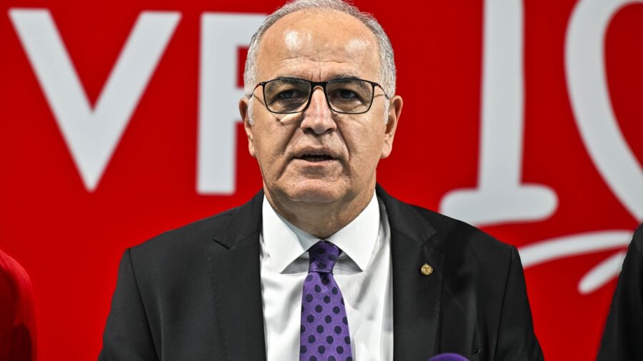 – TVF Başkanı Mehmet Akif Üstündağ: “Bu süreçte ülkemize layık olmak ve bu ülkenin voleybolda neler yaptığını göstermek iç