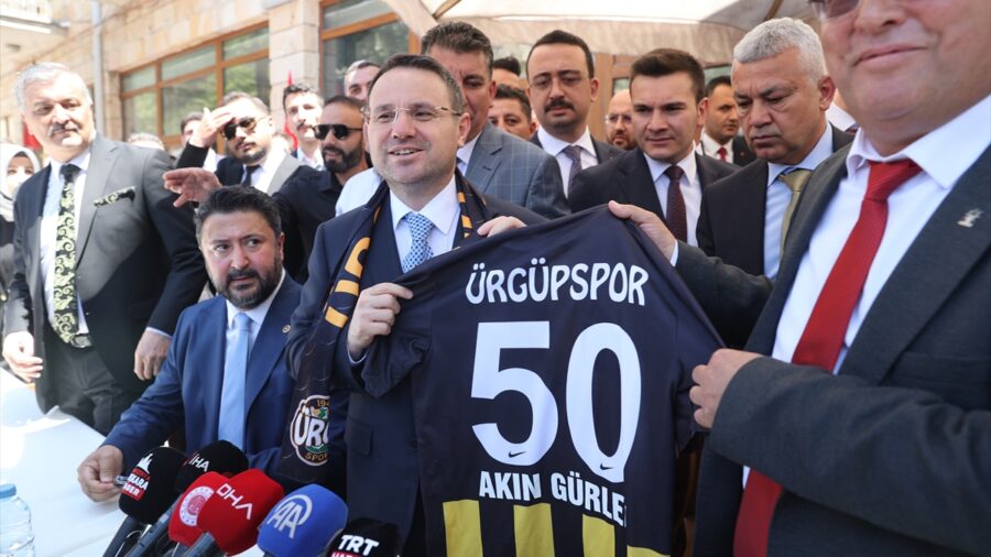 – “Örnek belediyecilik AK Parti ile başladı. Mustafapaşa’da 7 Haziran’dan sonra Mustafa Özer başkanımızın bu işi hakkıyla