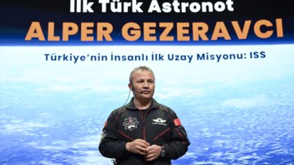 Astronot Gezeravcı İletişim Başkanlığı’nda çocuklarla buluştu