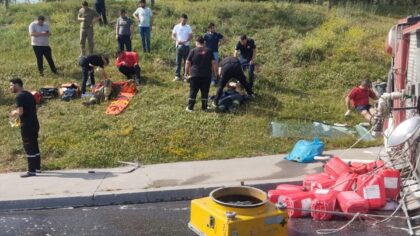 Bağcılar’da devrilen itfaiye aracındaki 3 personel yaralandı