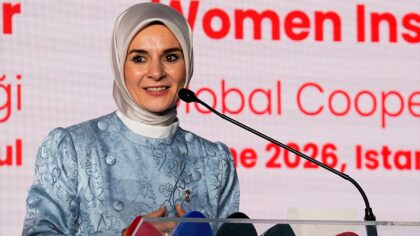 – “Bu akşam aynı masa etrafında bir araya gelmemiz, kadınların ekonomik, sosyal ve siyasal hayatta daha güçlü şekilde yer