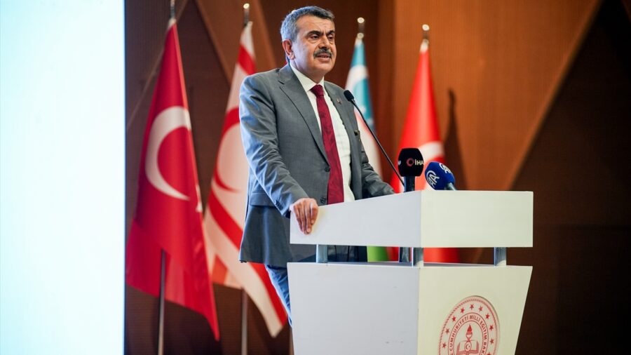 – “28 Şubat 1997’de yaşanan, genel anlamda vesayetçi uygulamaların toplumda, eğitim hayatında, ekonomik hayatta yarattığı