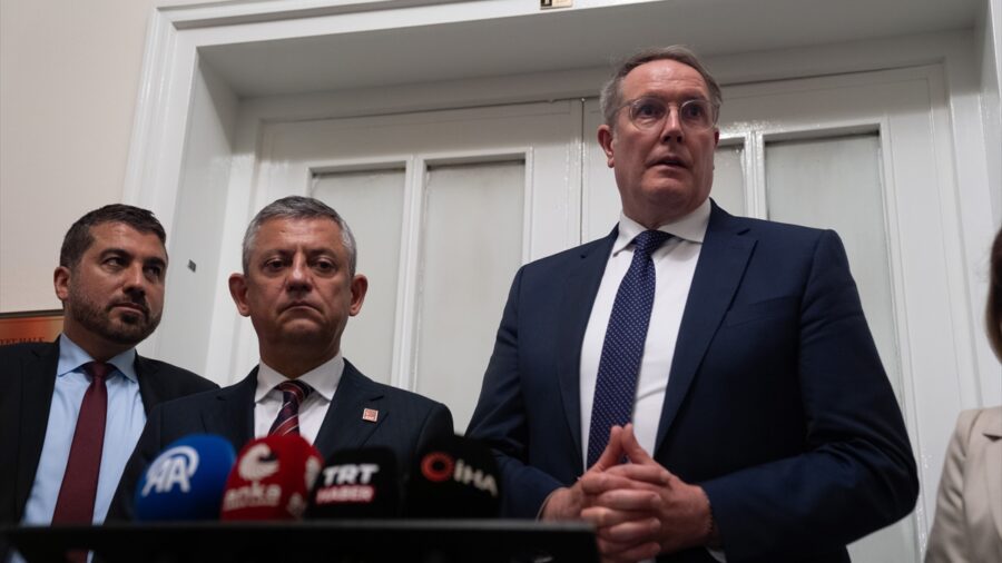 CHP Grup Başkanı Özel, SPD Genel Başkan Yardımcısı Schweitzer ile görüştü