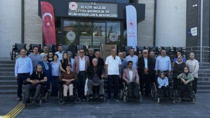 Elazığ’da toplanan elektronik atık ve mavi kapaklarla engelli bireylere akülü sandalye desteği