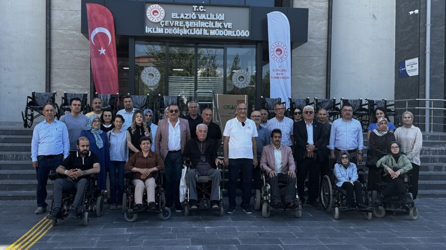 Elazığ’da toplanan elektronik atık ve mavi kapaklarla engelli bireylere akülü sandalye desteği