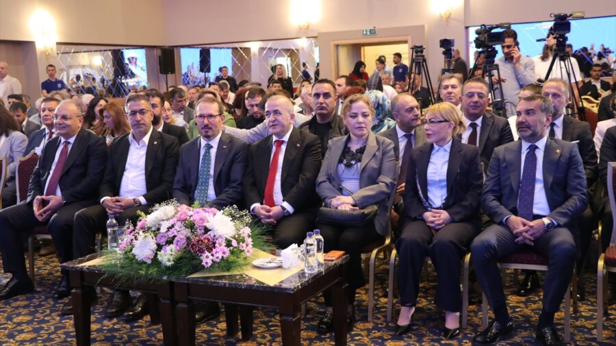 – Sağlık Bakan Yardımcısı Şuayıp Birinci: – “2040’dan sonra Türkiye’nin sigara satışının olmadığı bir ülke olmasını arzu e