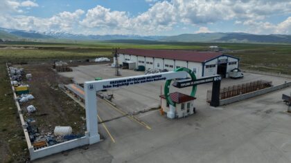 – Kentte toplanan günlük 600 ton atığın 18 tonu Büyükşehir Belediyesi tesislerinde geri dönüşüme kazandırılırken, geri kal