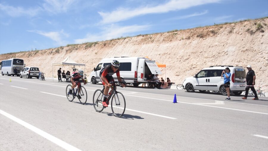 Karaman’da Okul Sporları Bisiklet Yıldızlar ve Gençler Türkiye Birinciliği yarışları başladı