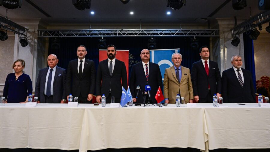 – “Biz Ankara ile Bağdat arasında köprü olmaya çalıştık. Ülkemiz olan Irak’a, memleketimiz olan Tekmeneli’mize ve Kerkük’ü
