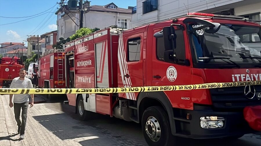 Kocaeli’de apartman dairesinde çıkan yangında anne ve 2 çocuğu dumandan etkilendi