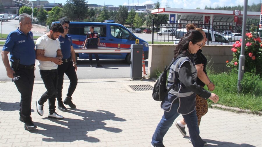 Konya’da sahte altın operasyonunda yakalanan 5 şüpheli adliyede