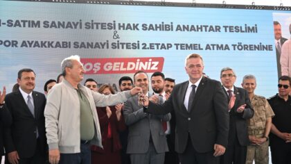 – “OSB’lerde üretmekte olan fabrika sayısını 11 binden 61 bine yükselttik. Çalışan sayısını 415 binden 2 milyon 700 bine y