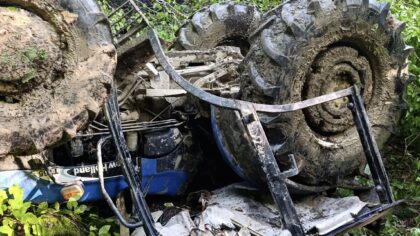 Sinop’ta uçuruma devrilen traktörün sürücüsü yaralandı